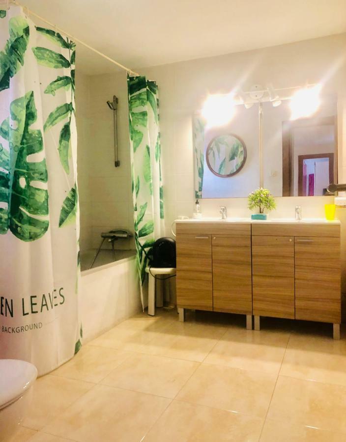 Gran Casa Con Terraza A 3 Min Playa Con Wifi - Rodeada De Servicios Roquetas de Mar Dış mekan fotoğraf
